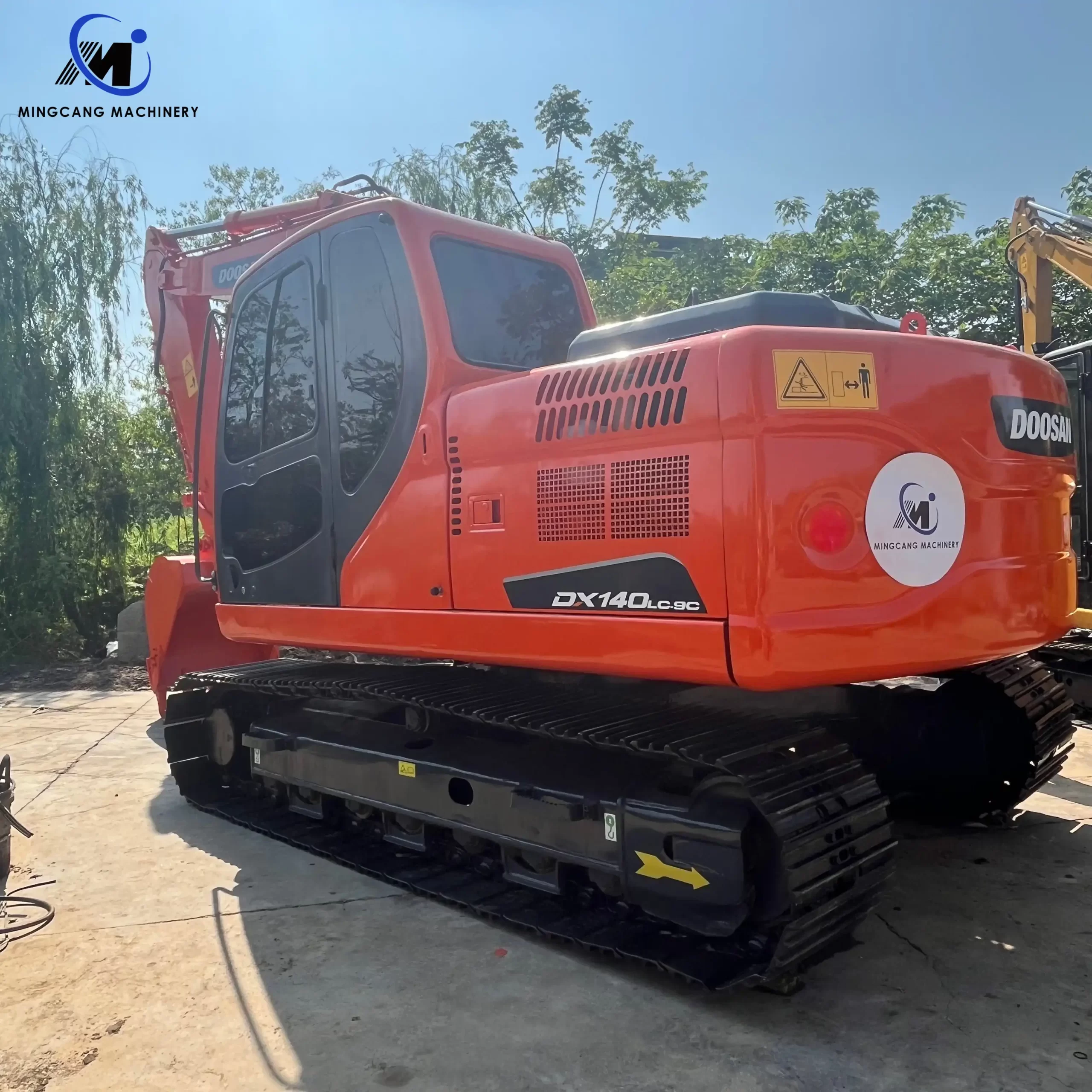 Hot Sale High Performance Used Doosan DX140 Crawler Excavator with Low Working Hour for Sale - Image 3