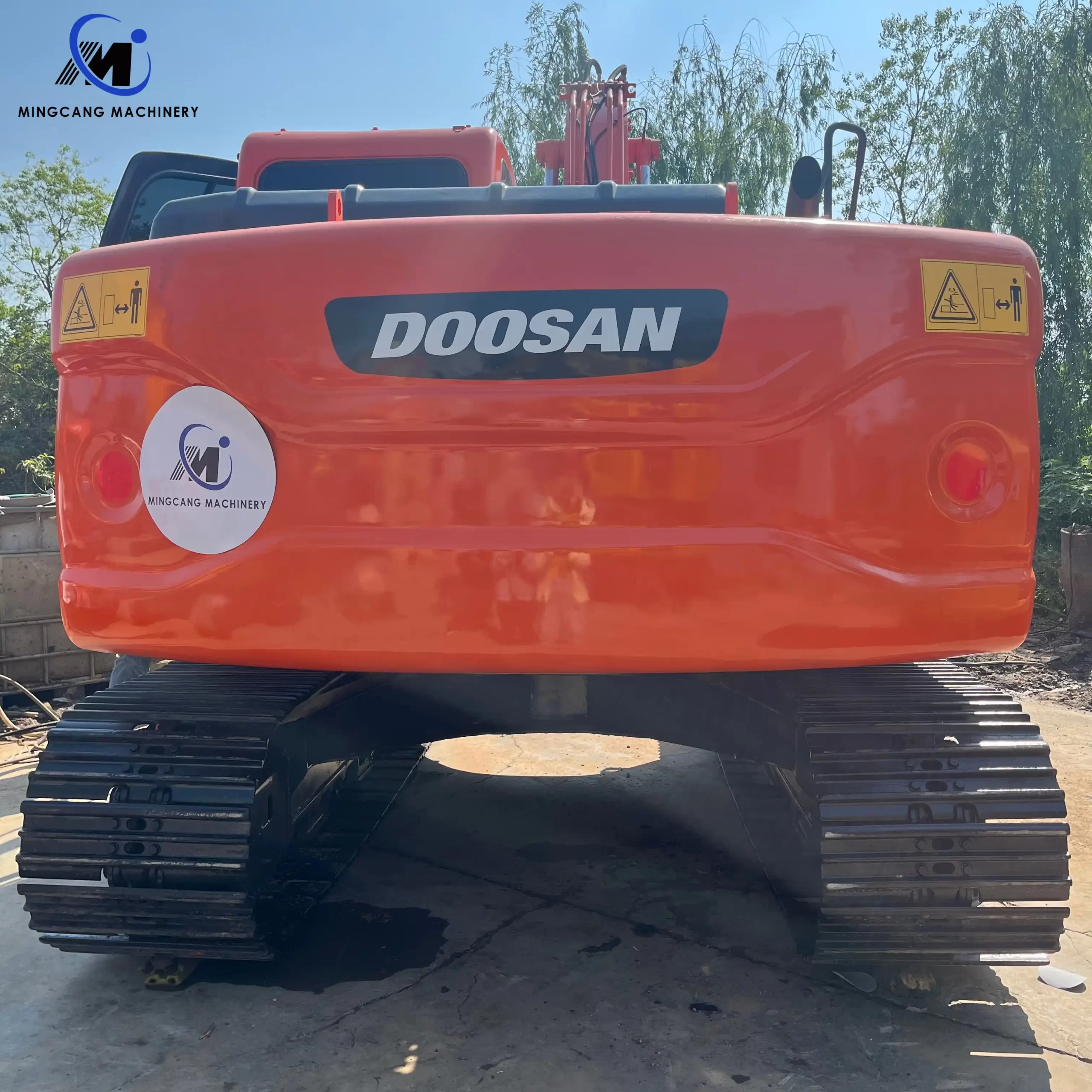 Hot Sale High Performance Used Doosan DX140 Crawler Excavator with Low Working Hour for Sale - Image 4